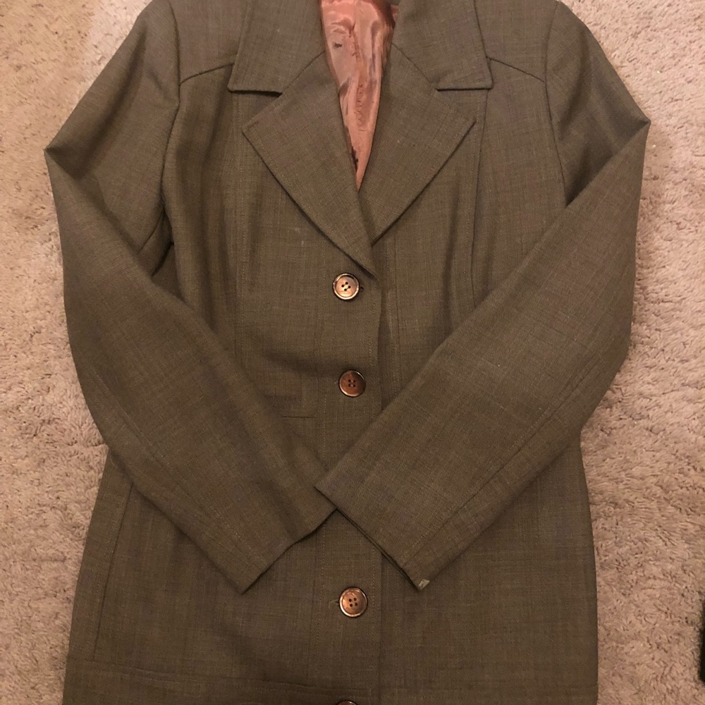 Lea Rome designer 2 piece suit